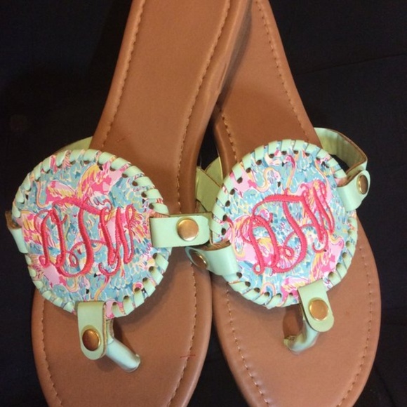 MEDALLION FLAMINGOS SANDALS FLIP FLOPS SIZE 10 NEW - Picture 2 of 2